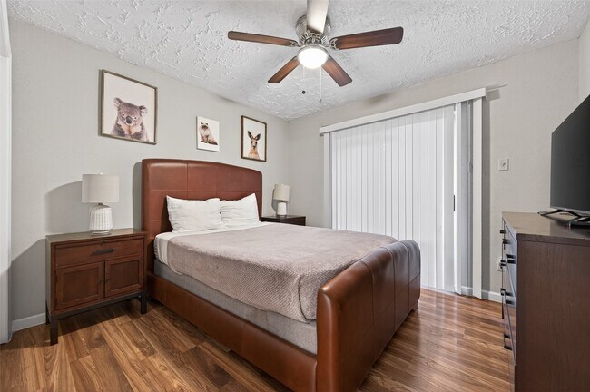 Building Photo - 10555 Turtlewood Ct