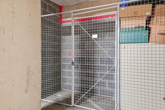 Building Photo - 989 S Buchanan St