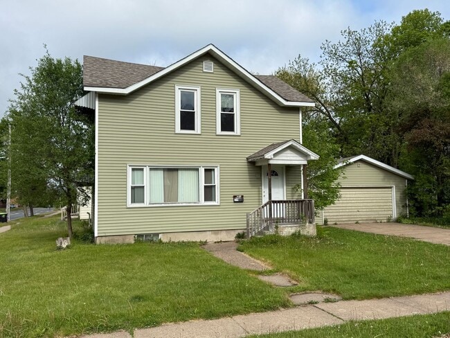 Building Photo - 3 Bedroom | 1.5 Bath Single Family Home