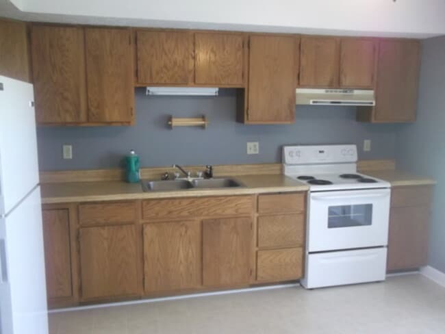 Building Photo - 310 Teel St NE