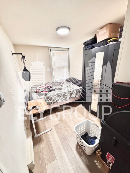 Building Photo - 76 Thorndike St