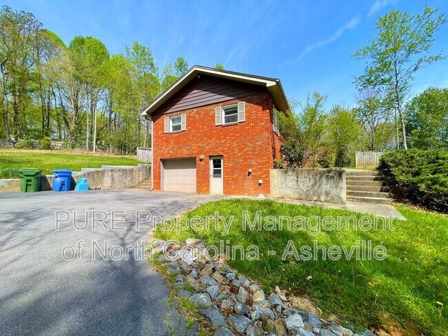 Building Photo - 11 Edgewood Rd S