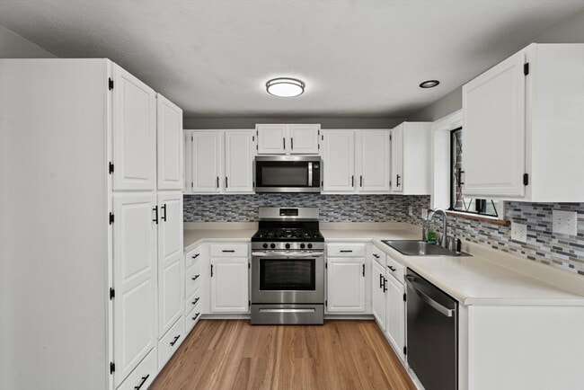 Building Photo - 68 Sterling Ln