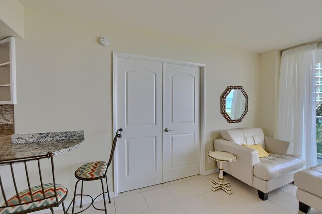 Building Photo - 333 NE 21st Ave