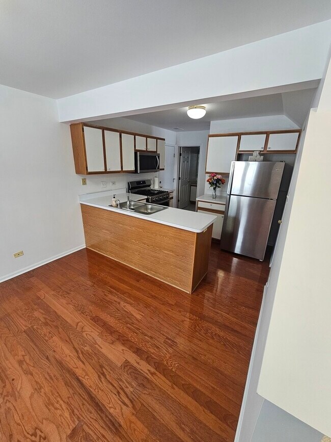 Building Photo - 1327 Sugar Ct