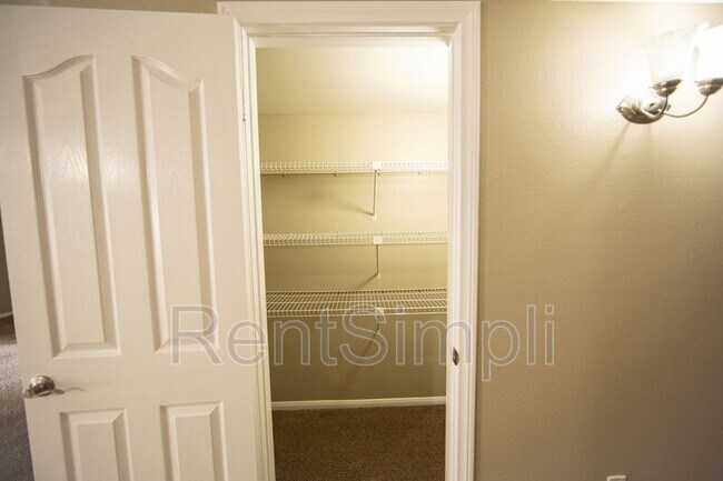 Building Photo - 15024 Avenida Venusto