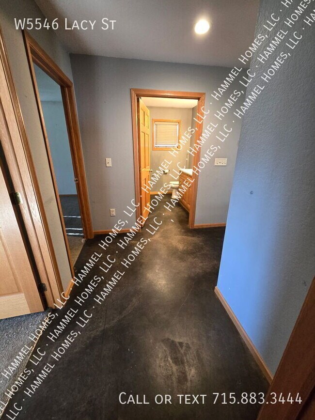 Building Photo - W5546 Lacy St