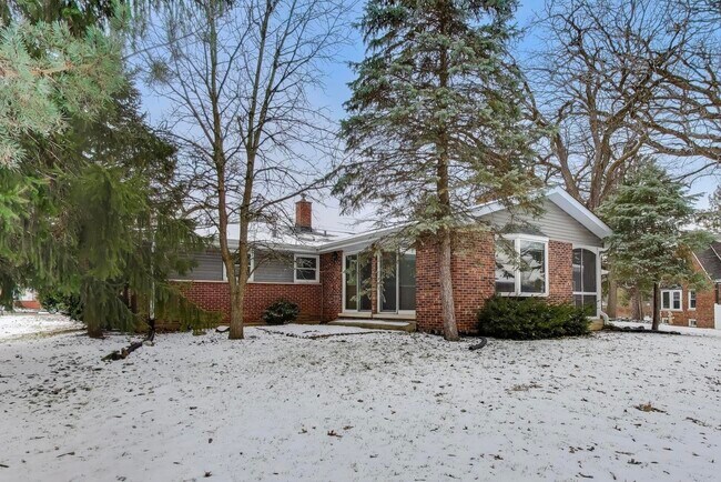 Building Photo - 12111 68th Ct