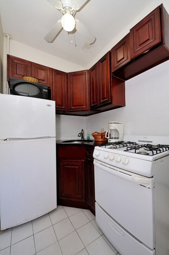 Building Photo - 478 9th Ave