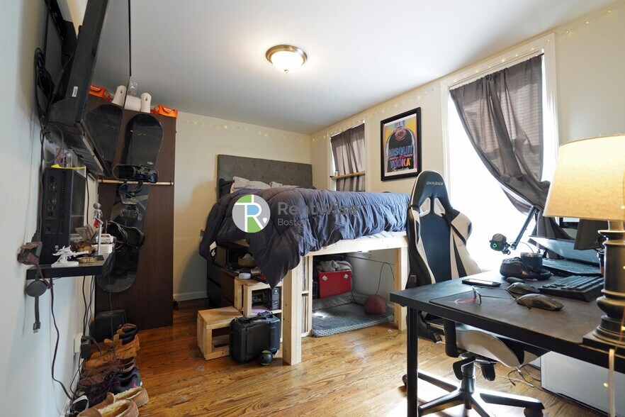 Building Photo - 38 L St