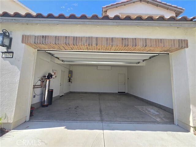 Building Photo - 2679 E Penelope Ln