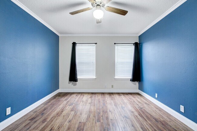 Building Photo - ***APPLICATION CURRENTLY UNDER REVIEW***MO...