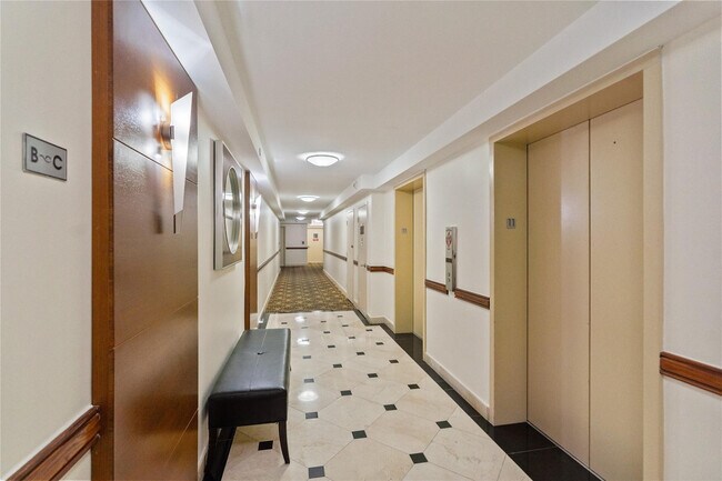 Building Photo - 1920 S Ocean Dr