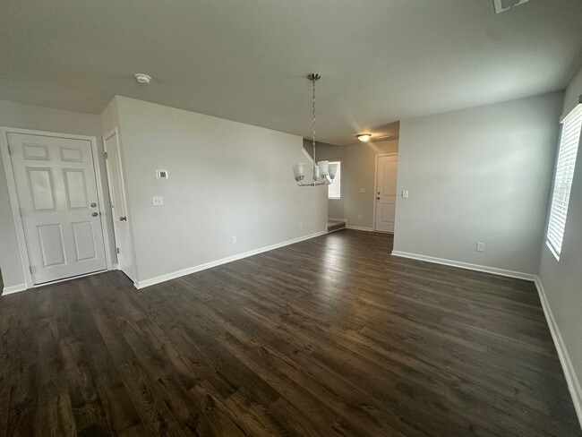 Building Photo - 191 Hornet Dr