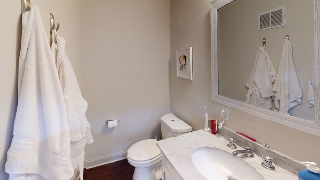 Building Photo - 1329 Mockingbird Ln