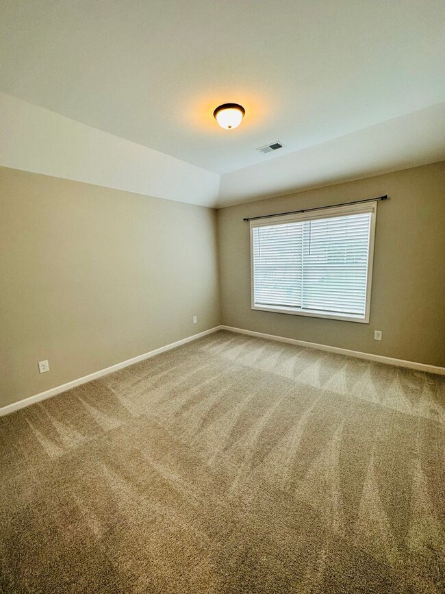 Building Photo - 206 Pearl Moss Ln
