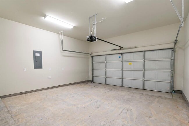 Building Photo - 5911 Jasper Jones Wy