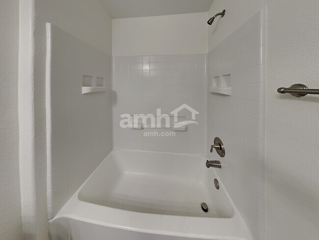 Building Photo - 7856 S Splinter Way