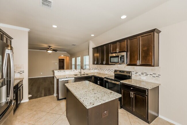 Building Photo - 517 Pawnee St