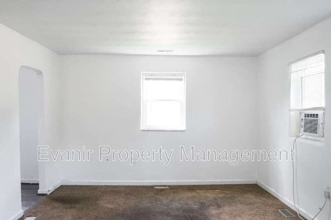 Building Photo - 509 E 3rd St