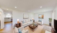 Building Photo - Beautiful 4 bedroom Home!