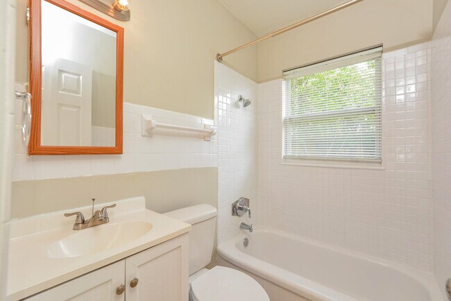 Building Photo - 321 W Dicie Ave