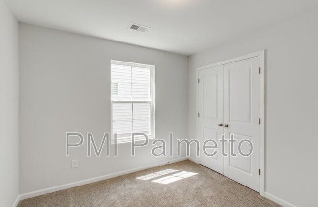 Building Photo - 1015 Crescent Corner Dr