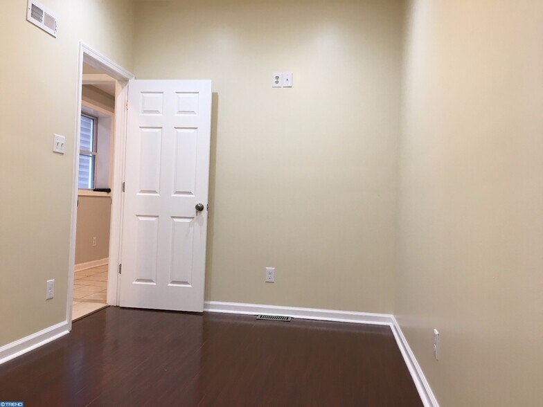 Building Photo - 1708 Mifflin St