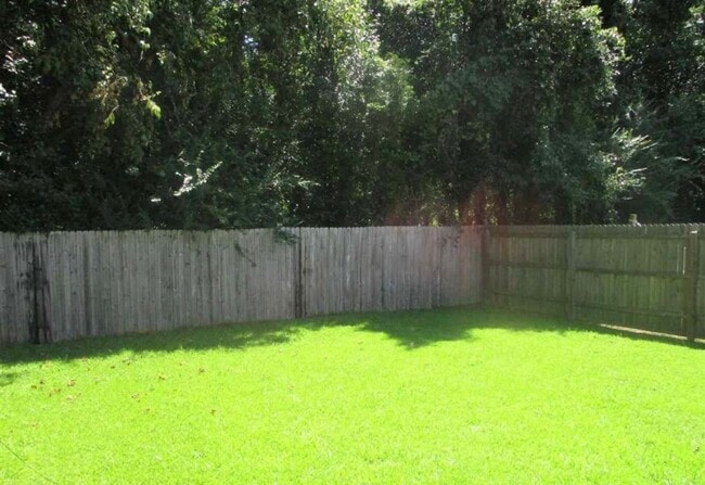 Building Photo - 3108 Plantation Dr