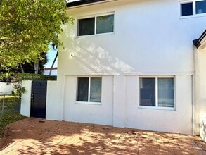 Building Photo - 8301 SW 19th St