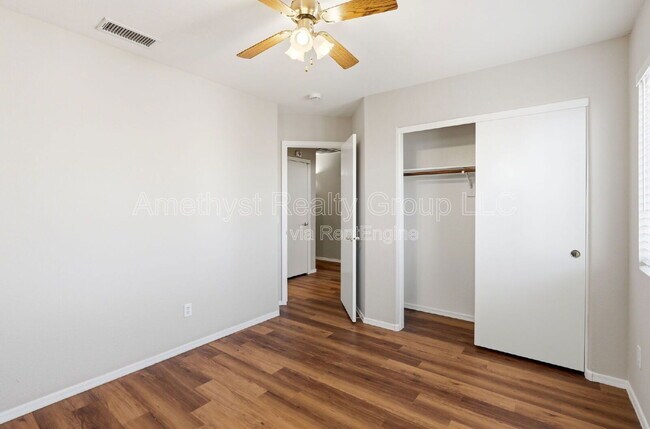 Building Photo - 3722 N 105th Dr