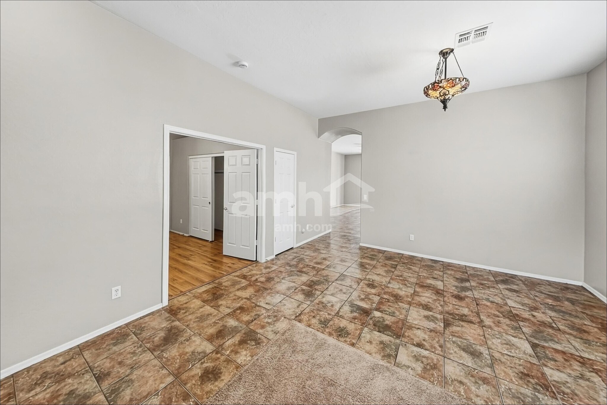 Building Photo - 12717 W Earll Dr