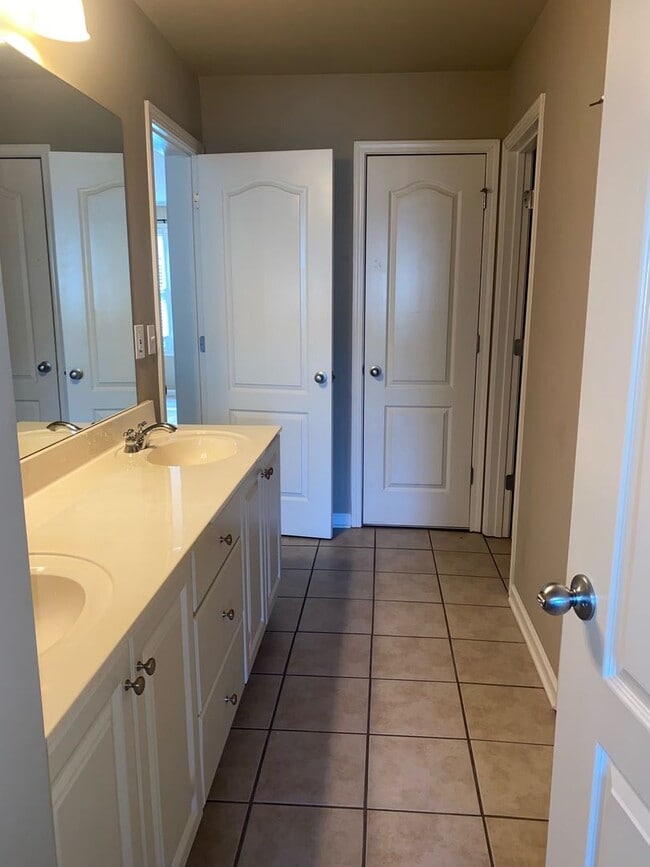 Building Photo - Acton Park Townhouse For Rent!