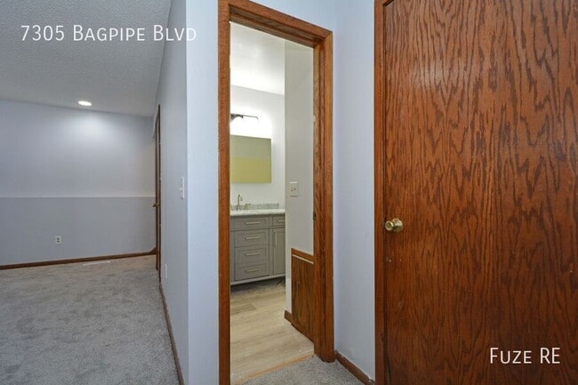 Building Photo - 7305 Bagpipe Blvd