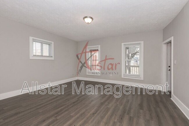 Building Photo - 3235 Erin Ave