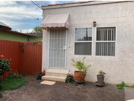 Building Photo - 628 W Lexington Dr