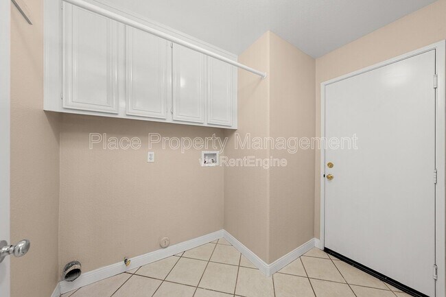 Building Photo - 6223 Avenida De Las Vistas