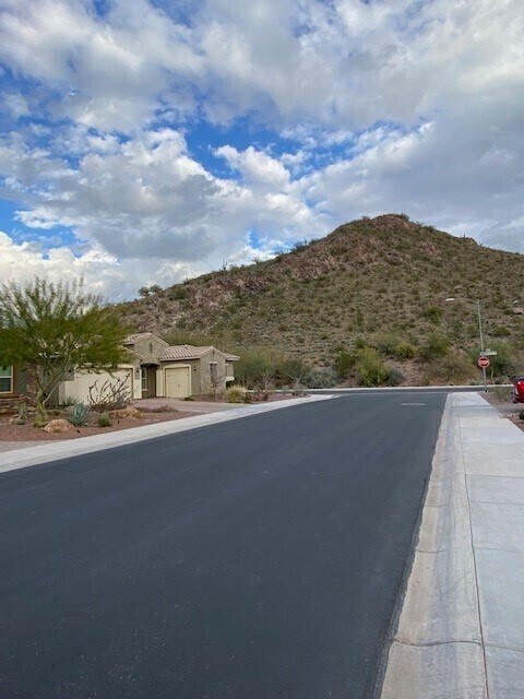 Building Photo - 10245 W Pinnacle Vista Dr