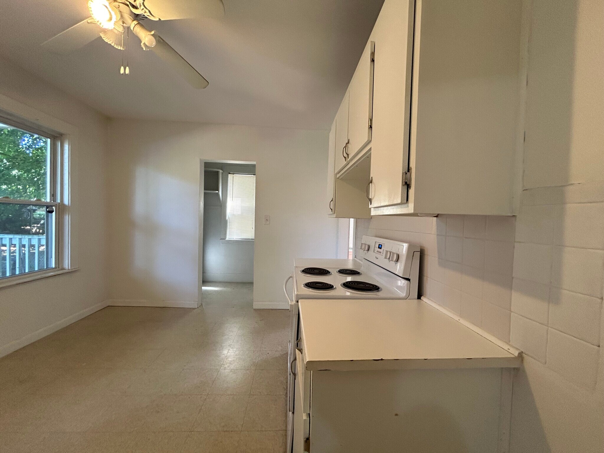 Building Photo - 39 Turner St