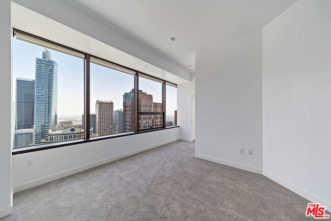 Building Photo - 1100 Wilshire Blvd