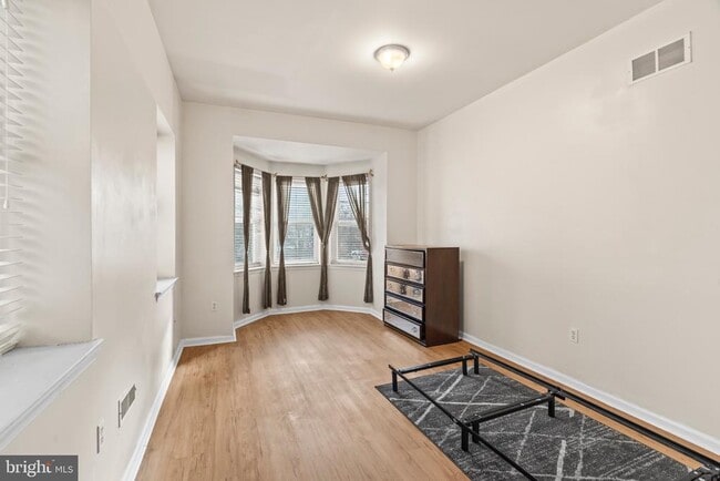 Building Photo - 614 Benson St