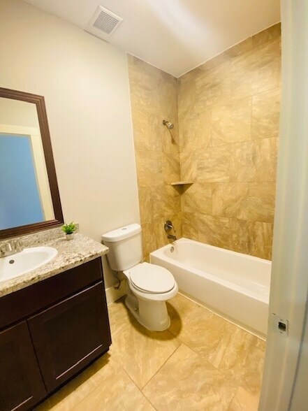 Building Photo - 4625 Bell St