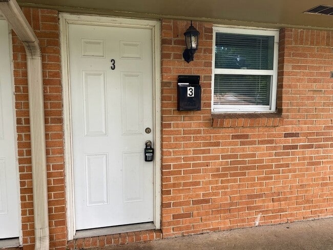 Building Photo - 4004 Mc Vay St SW