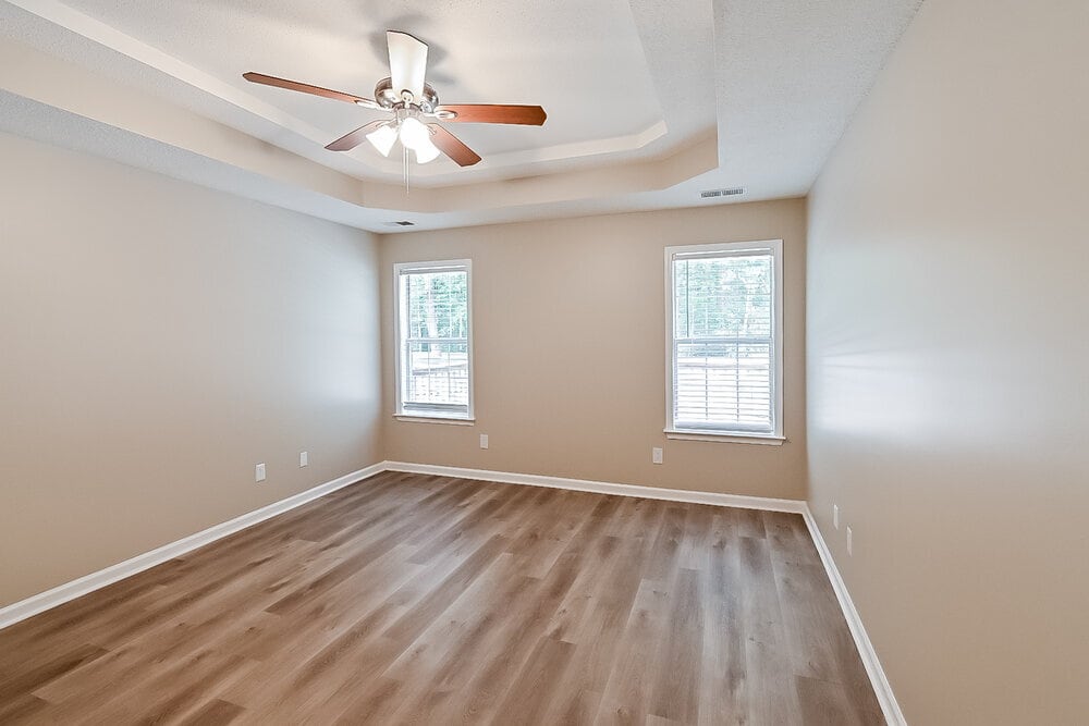 Building Photo - 216 Fawn Dr N