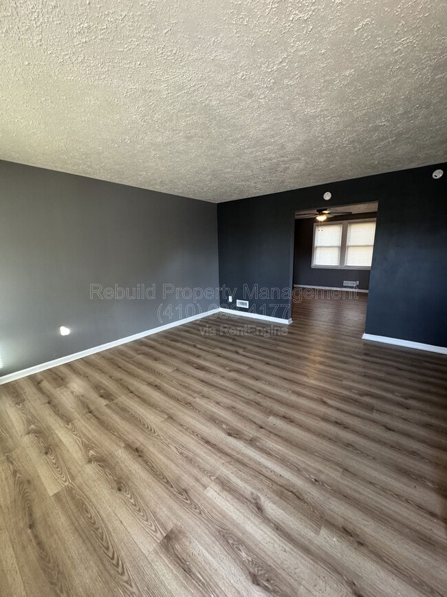 Building Photo - 4430 Shamrock Ave