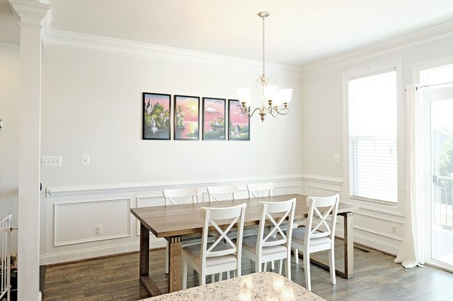 Building Photo - Pet-Friendly Townhome With Rooftop Terrace + Blue Ridge Mountain Views