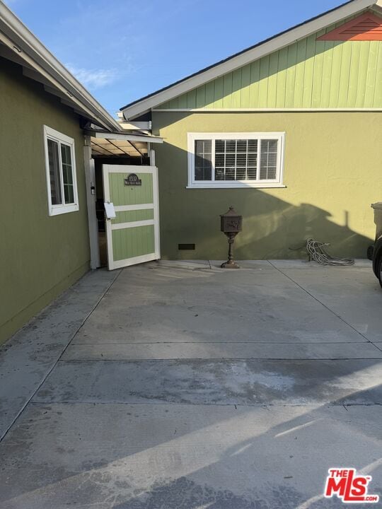 Building Photo - 1337 W Olive Ave