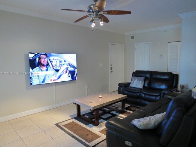 Building Photo - 140 SW 117th Ave