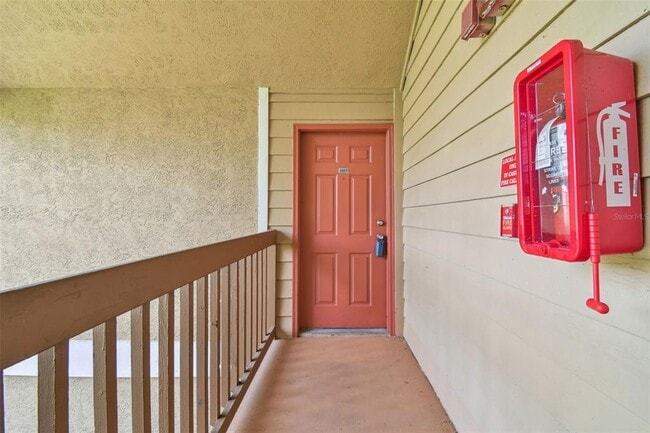 Building Photo - 9481 Highland Oak Dr