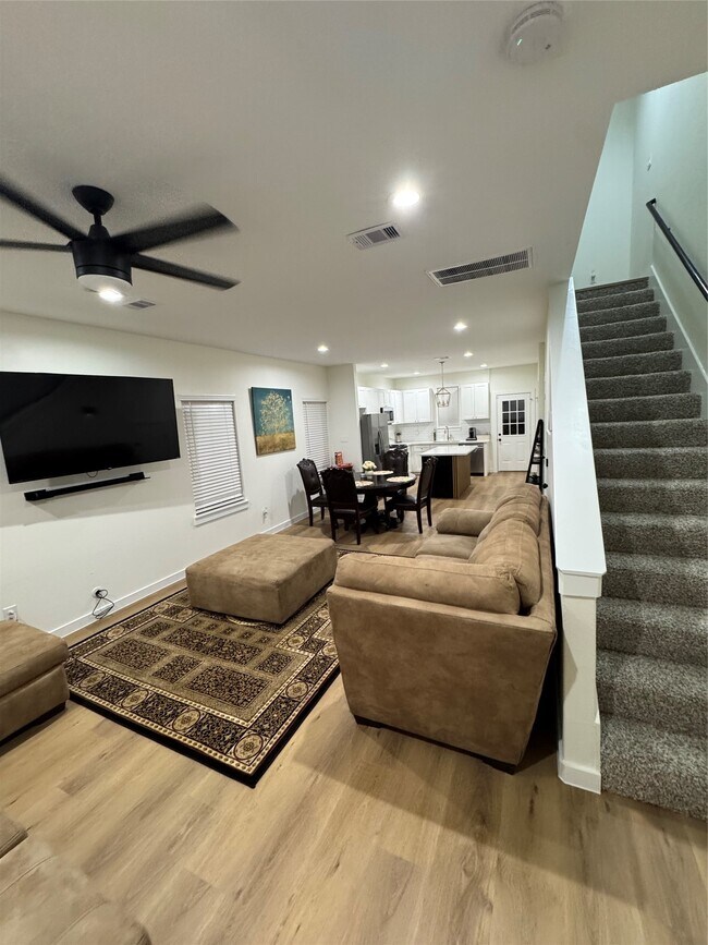 Building Photo - 8113 Miley St